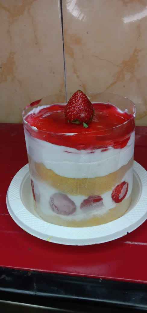 Strawberry Cake Small